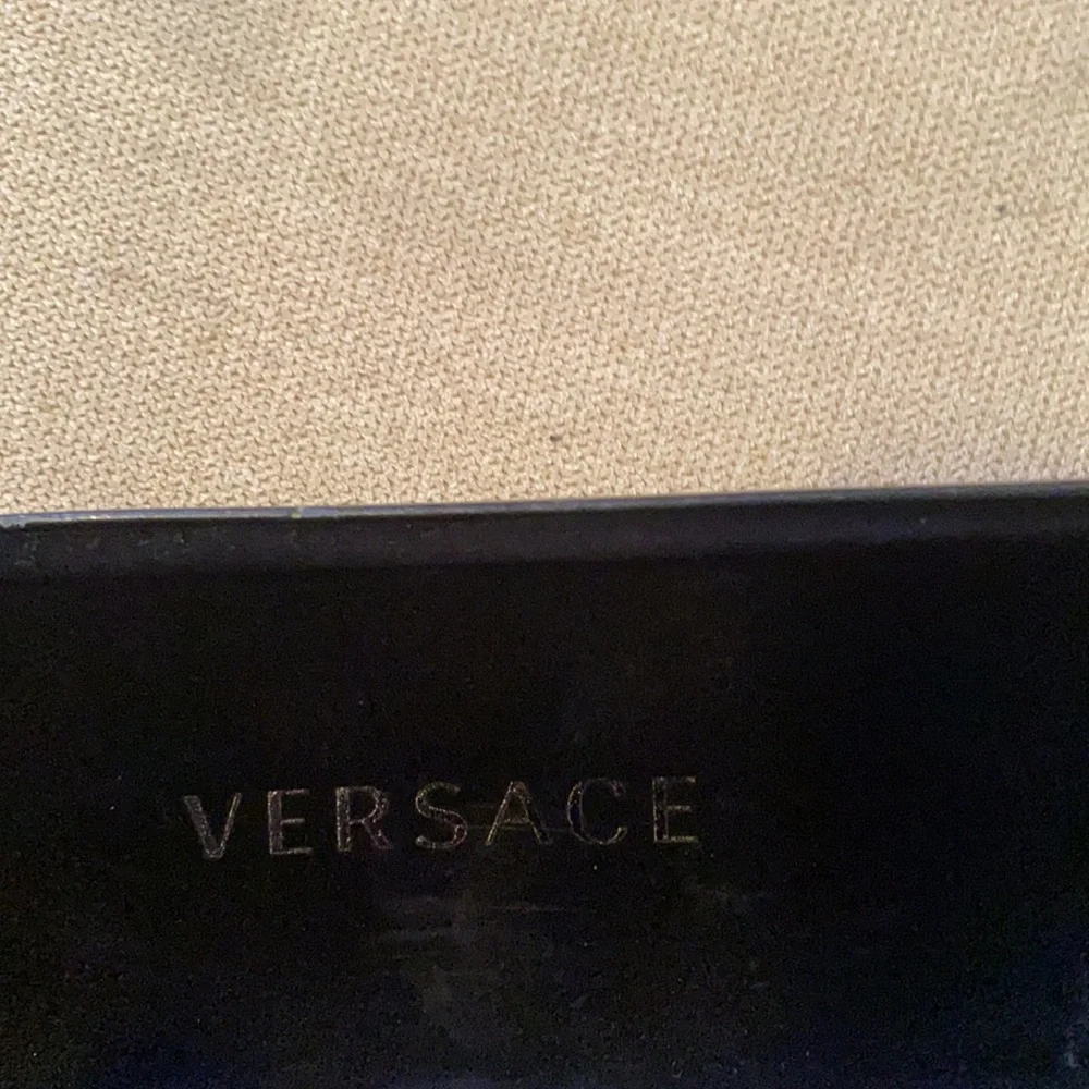 Versace cases - Picture 3 of 7
